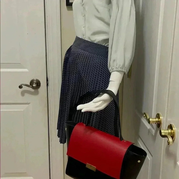 Authentic Antonella Ferrante Italian bag.can change the face with two color. - Picture 9 of 16